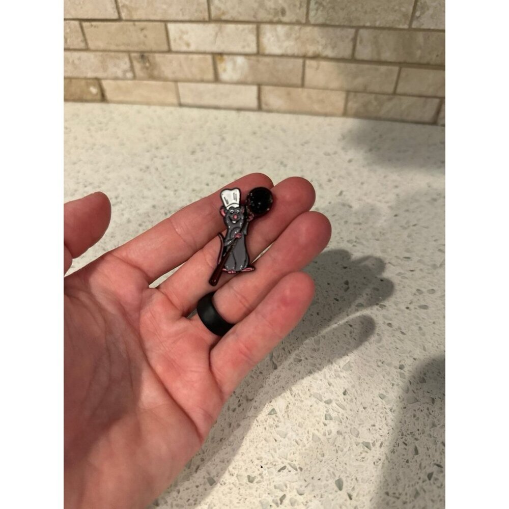 Disney Ratatouille collectible pin like new‎